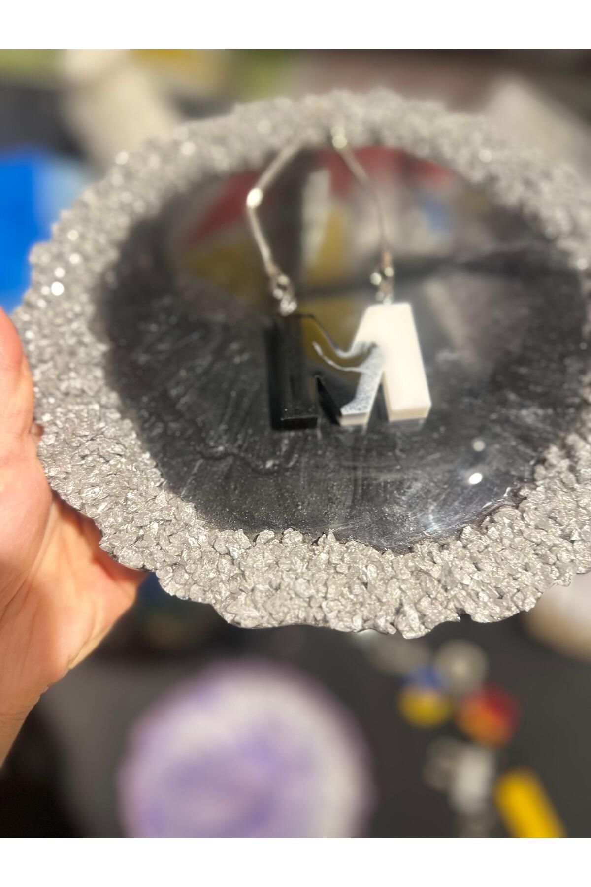 M Harf Taraftar Siyah Beyaz Renk Epoksi Dikiz Ayna Süsü Hediyelik Araba Süsü