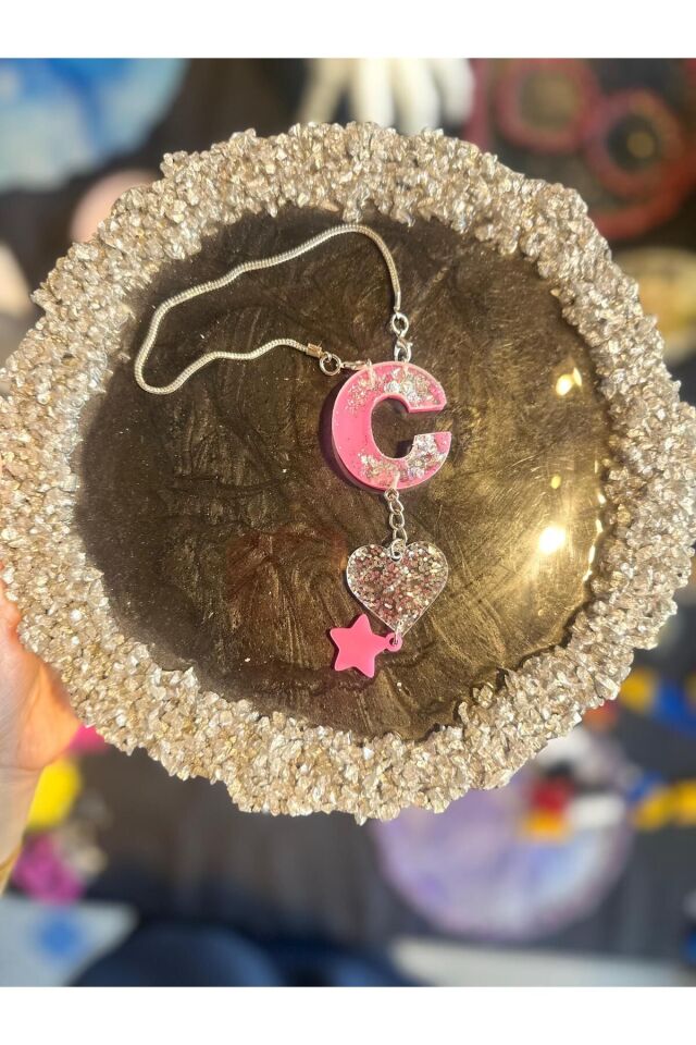 C Harf Pembe Zemin Üzeri Gümüş Glitter Süslü Epoksi Dikiz Ayna Süsü Hediyelik