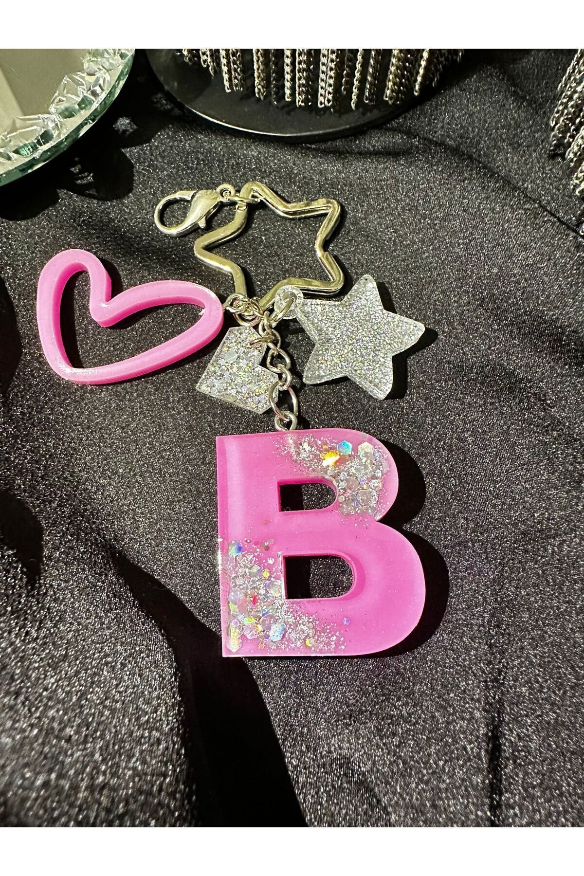 B Harf Pembe Renk Gümüş Renk Glitterli Yıldız Kancalı VIP Ekstra Figürlü Epoksi Harf Anahtarlık