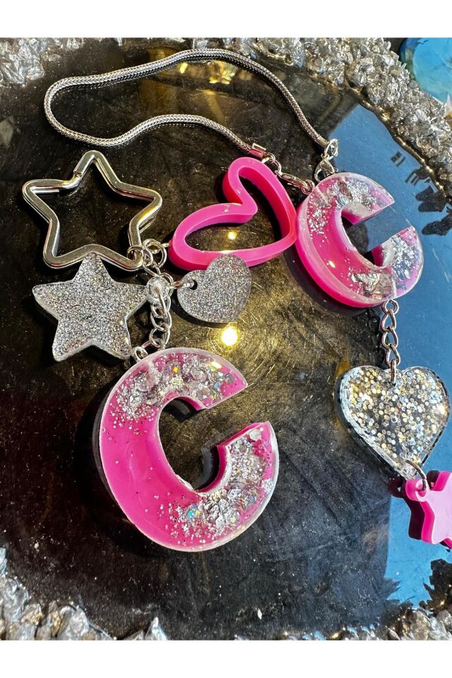 C Harf Pembe Zemin Üzeri Gümüş Glitter Süslü Epoksi Anahtarlık ve Dikiz Ayna Süsü Set Hediyelik