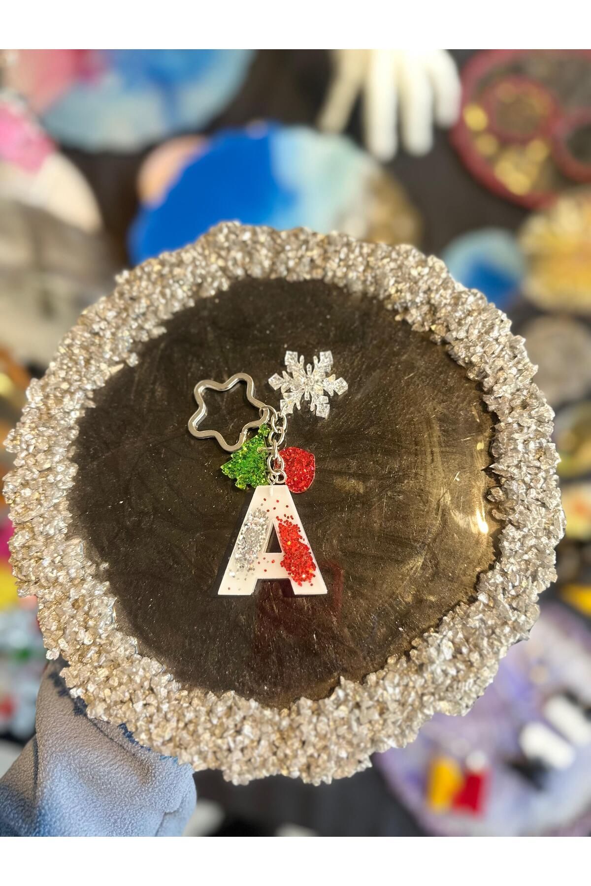 A Harf Yılbaşı Konsept Epoksi Anahtarlık Kartanesi Çam Ağacı Kalp Objeli Renkli Hediyelik Anahtarlık