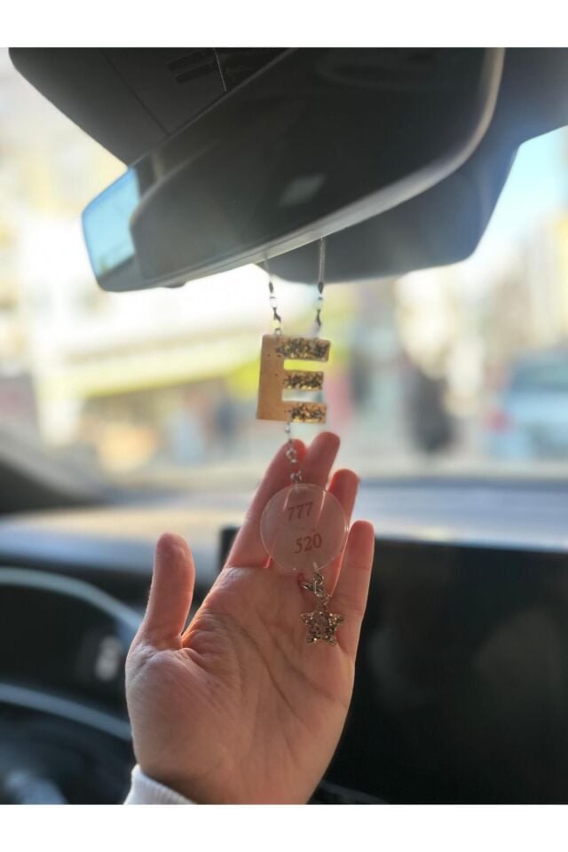 E Harf Gold Renk VIP 777 520 Sayı Sekanslı Yıldız Objeli Epoksi Dikiz Ayna Süsü Hediyelik Araba Süsü